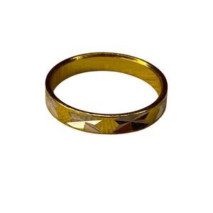 Gold Tone Band Ring Etched Star Pattern Vintage Style Thin Metal Band Size 6